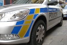 Policisté ve Vyškově přijeli uklidnit agresivního opilce, ten jim na oplátku začal vypouštět kolo Policisté ve Vyškově přijeli uklidnit agresivního opilce, ten jim na oplátku začal vypouštět kolo