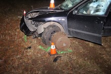 Na Vyškovsku boural pořádně opilý řidič. Nezvládl se vyhnout dopravní značce